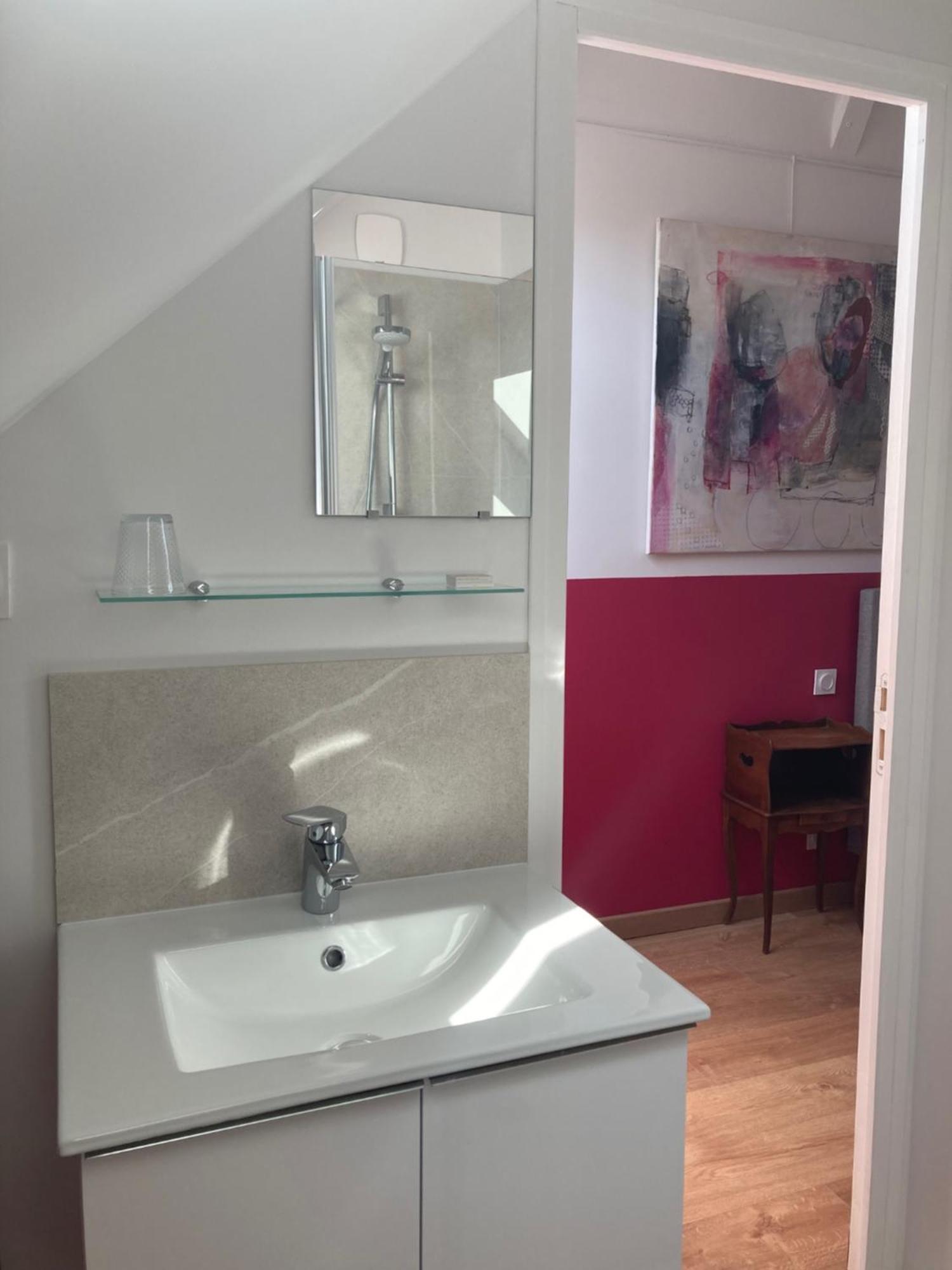 Chez Anne - Chambre Avec Salle De Bain Privative Menetou-Couture Exterior photo